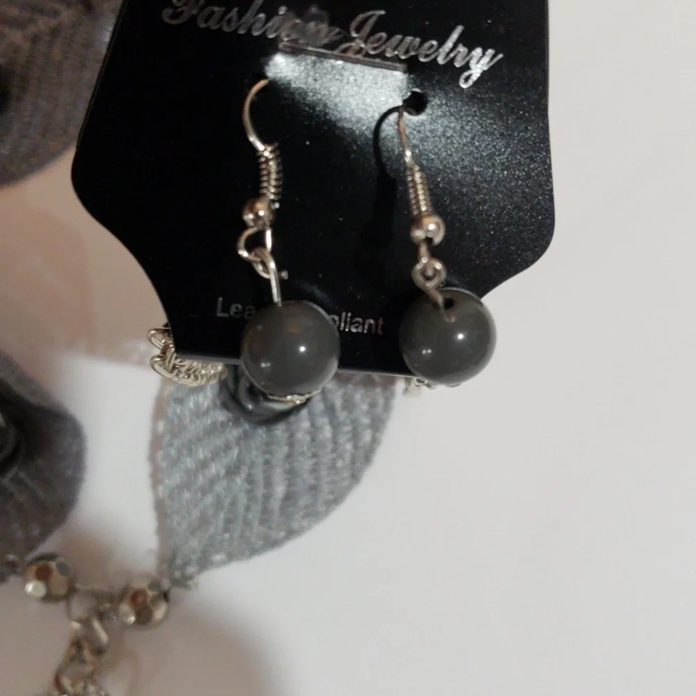 N/A silver tone